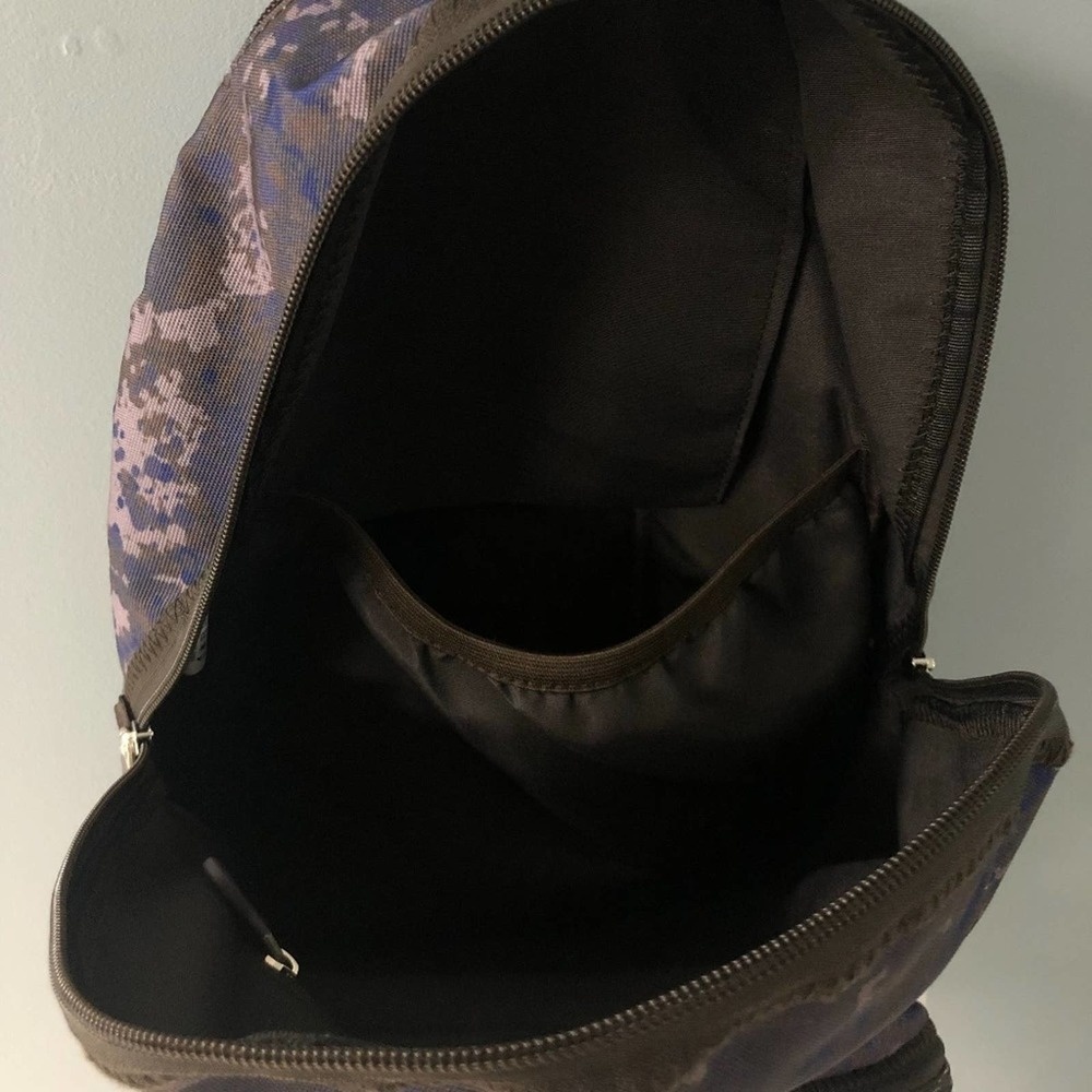 Built NY backpack w/ removable lunch bag - Picture 8 of 8